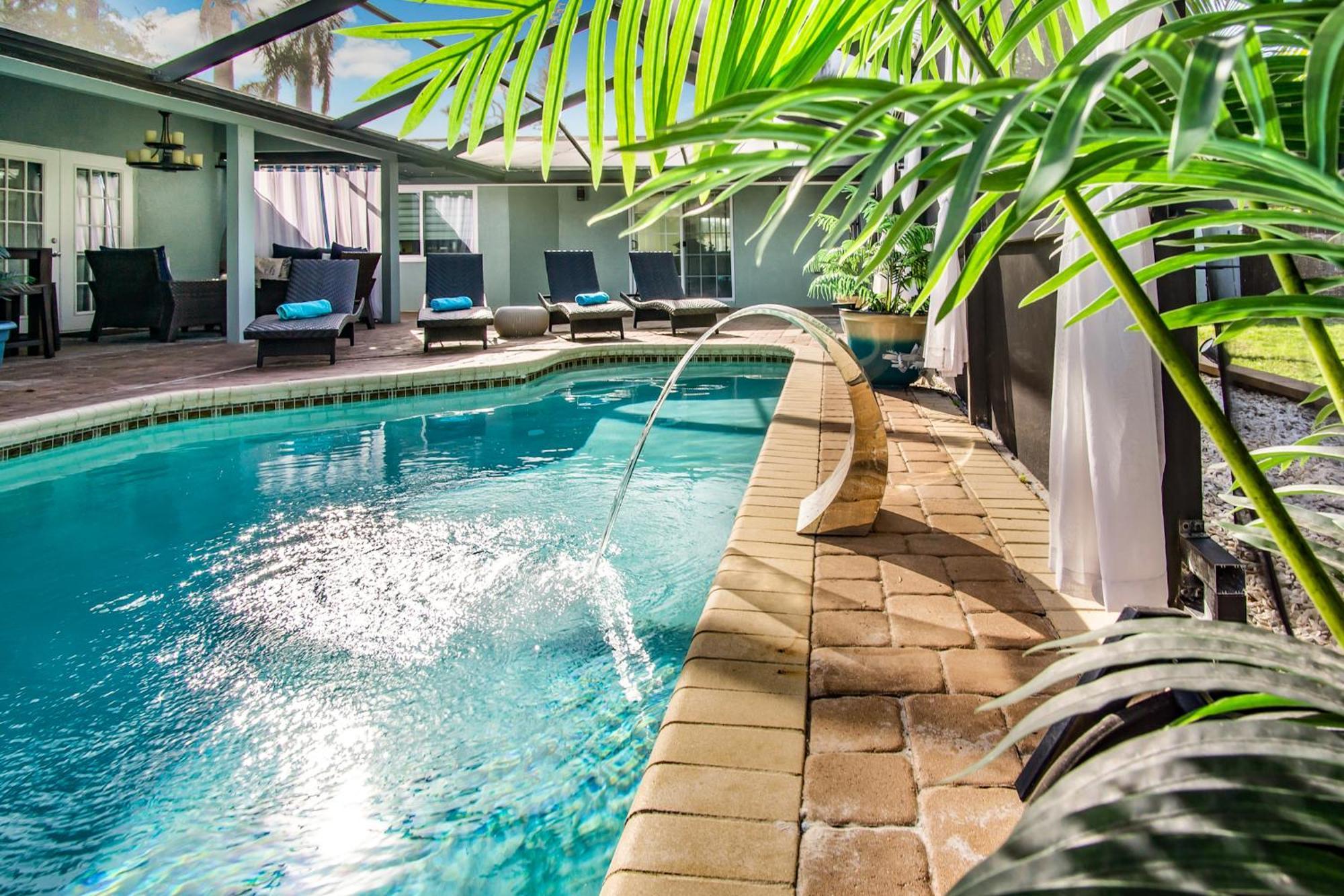 Beach Cottage With Heated Pool Just Off Siesta Key Сарасота Екстериор снимка