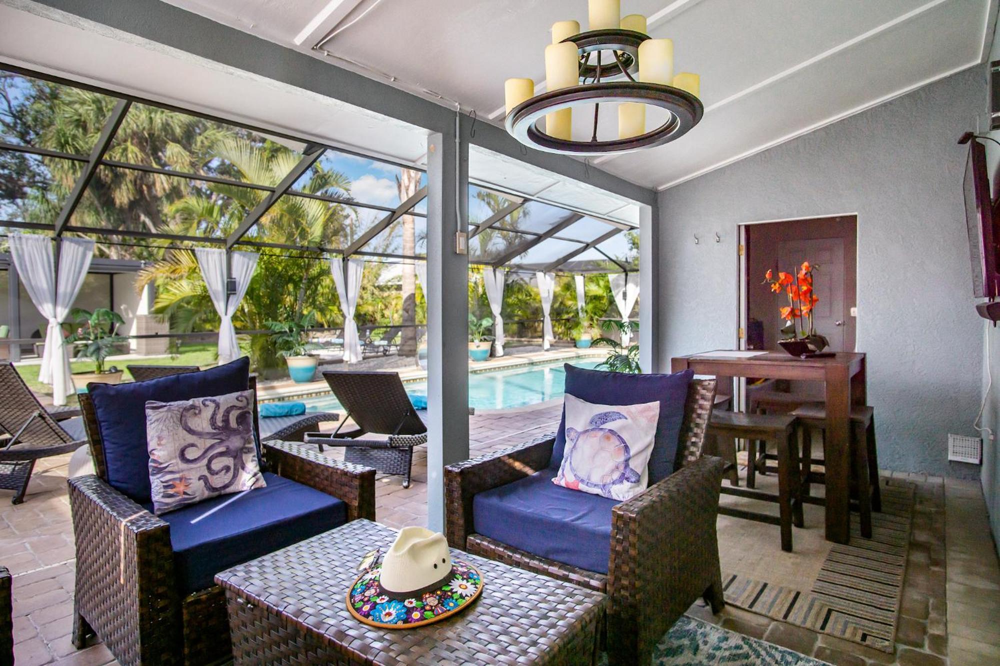 Beach Cottage With Heated Pool Just Off Siesta Key Сарасота Екстериор снимка