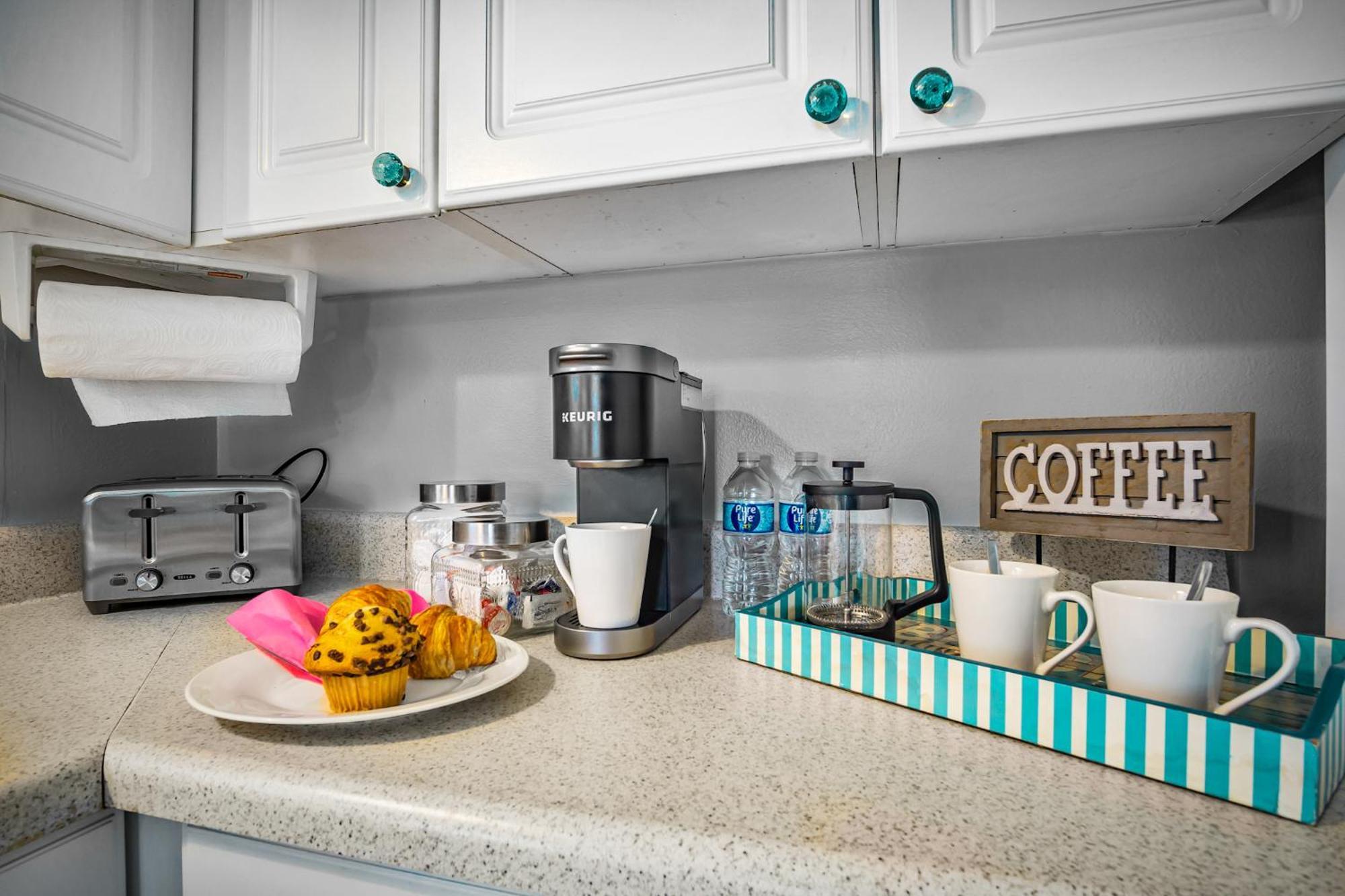 Beach Cottage With Heated Pool Just Off Siesta Key Сарасота Екстериор снимка