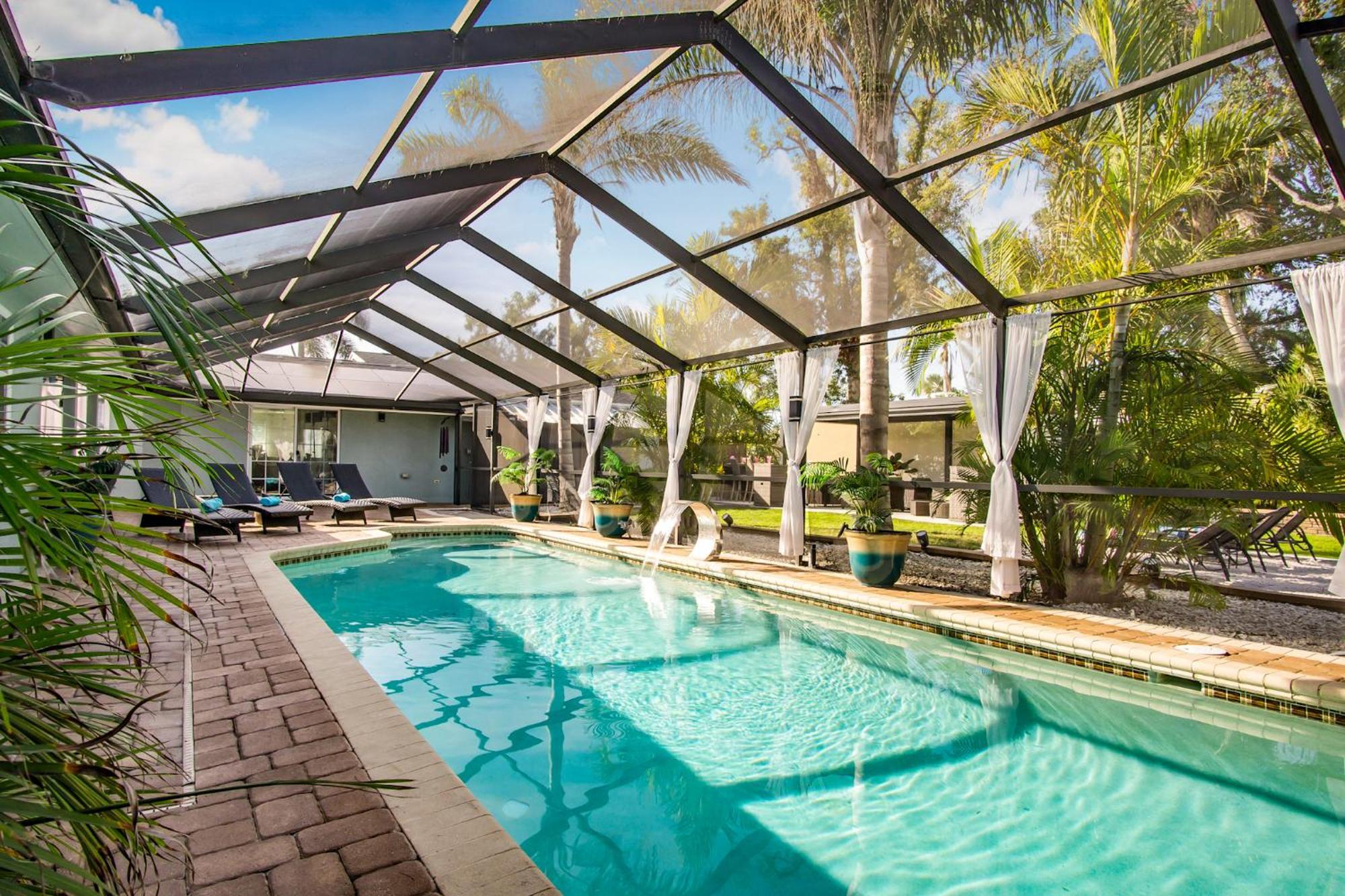 Beach Cottage With Heated Pool Just Off Siesta Key Сарасота Екстериор снимка