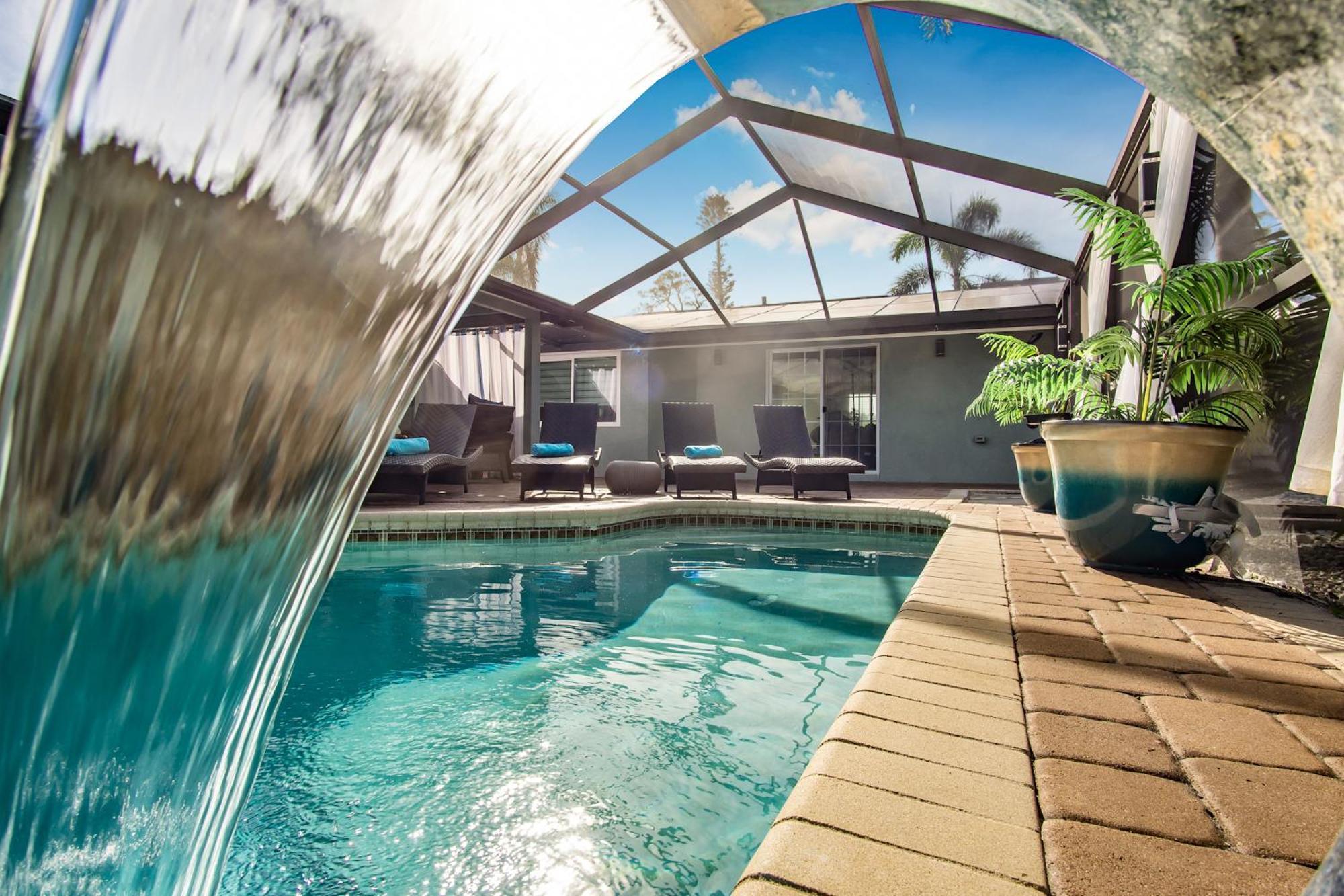 Beach Cottage With Heated Pool Just Off Siesta Key Сарасота Екстериор снимка