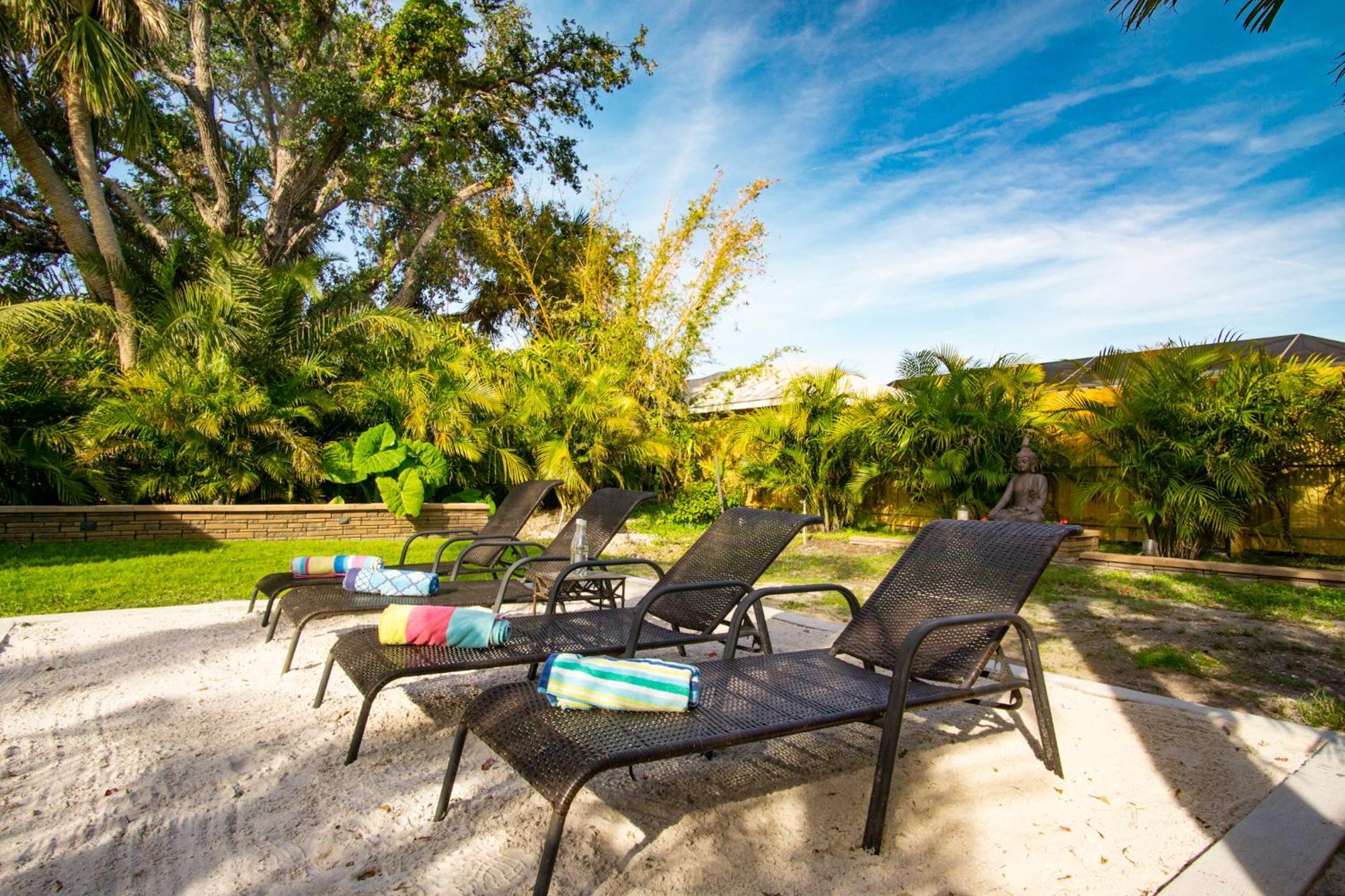 Beach Cottage With Heated Pool Just Off Siesta Key Сарасота Екстериор снимка